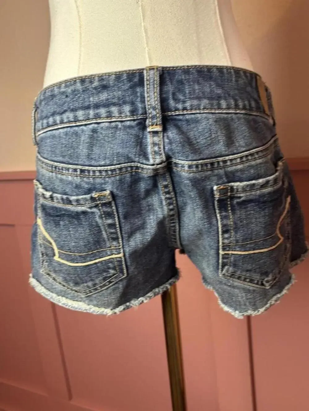 American Eagle low rise dark wash denim mini shorts sz 2 cotton distressed